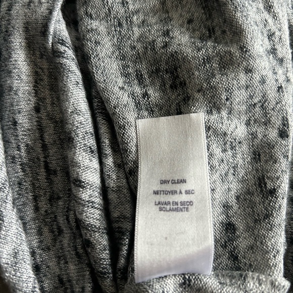Splendid Sweater V-Neck, sophisticated back - Picture 9 of 10
